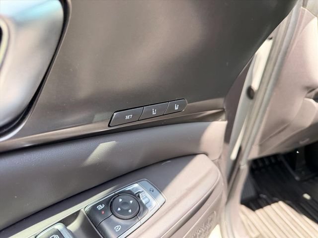 Used 2026 Kia Carnival SX w/ SX Dark Edition Package FWD image 21