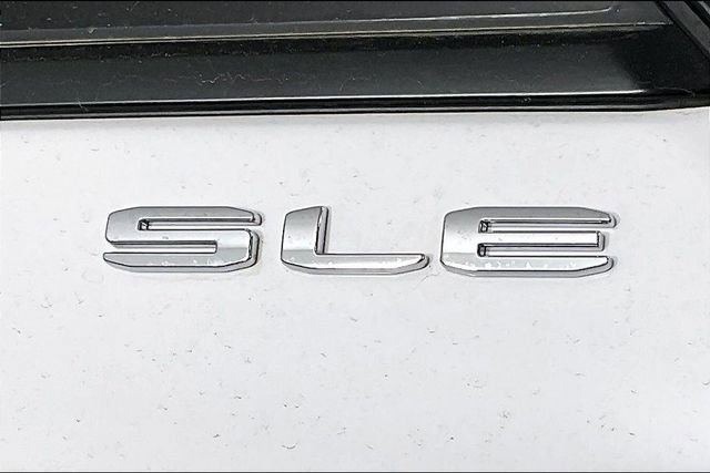 Used 2023 GMC Terrain SLE image 24