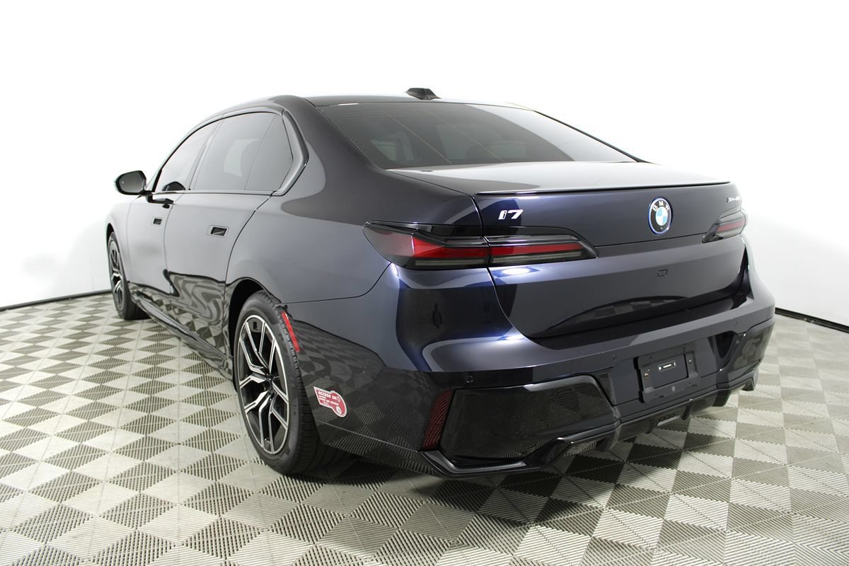 Used 2023 BMW i7 xDrive60 AWD/4WD image 51