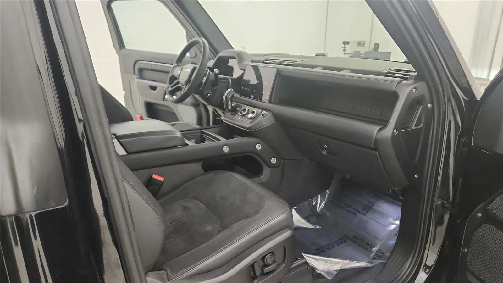 Used 2022 Land Rover Defender 90 V8 image 35