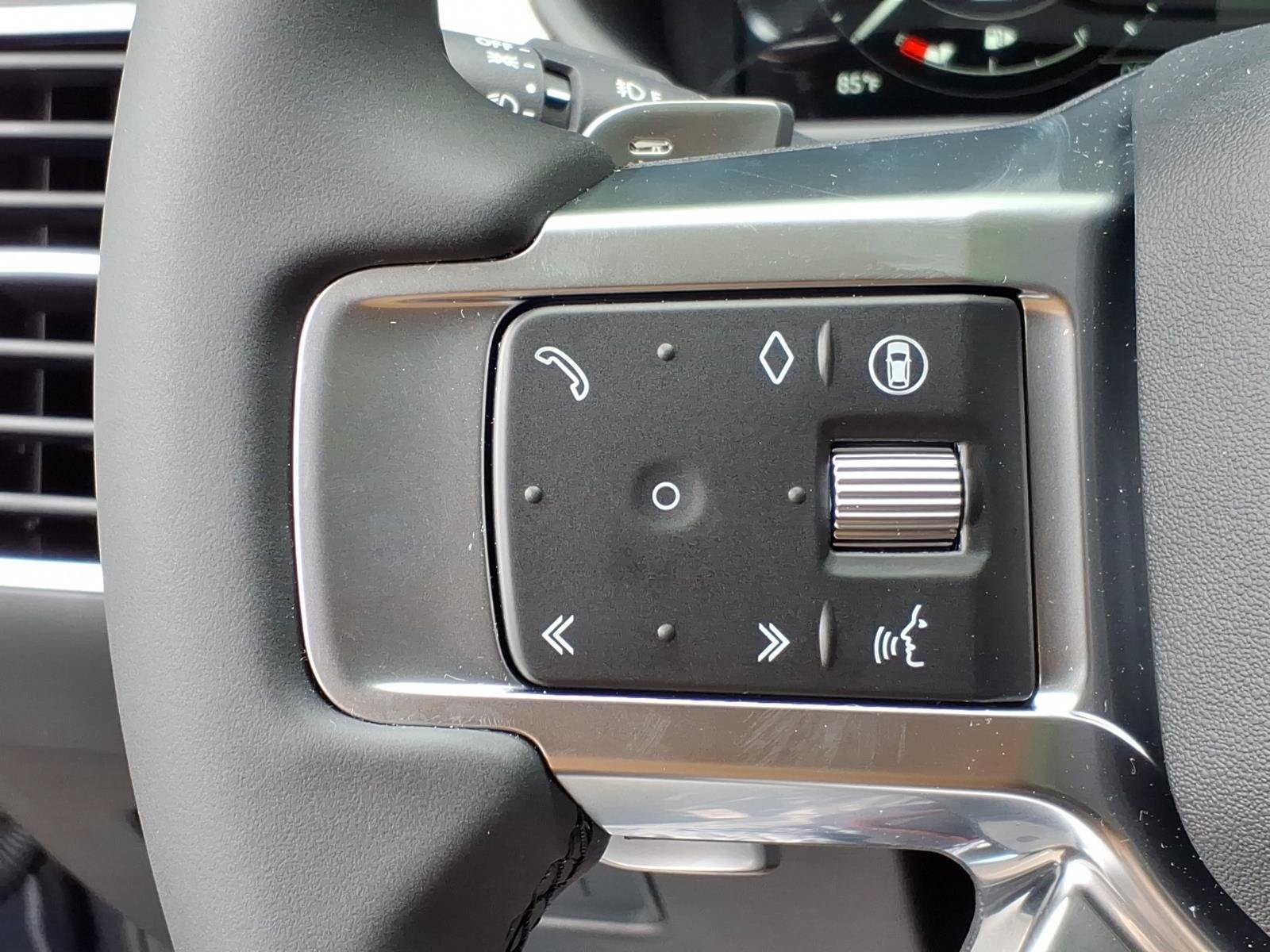 New 2026 Land Rover Discovery Dynamic SE AWD/4WD image 16