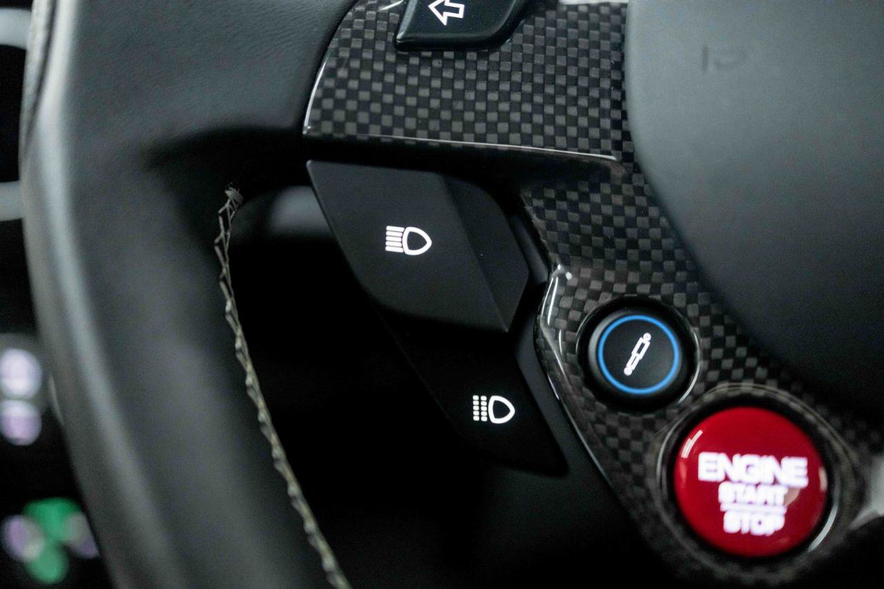 Used 2018 Ferrari 812 Superfast RWD image 74
