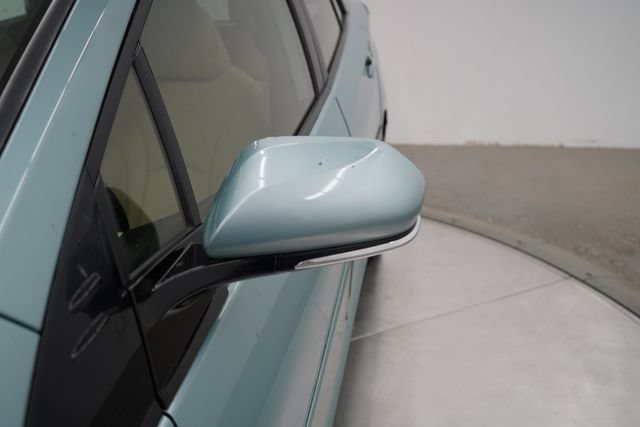 Used 2020 Toyota Prius XLE AWD/4WD image 56