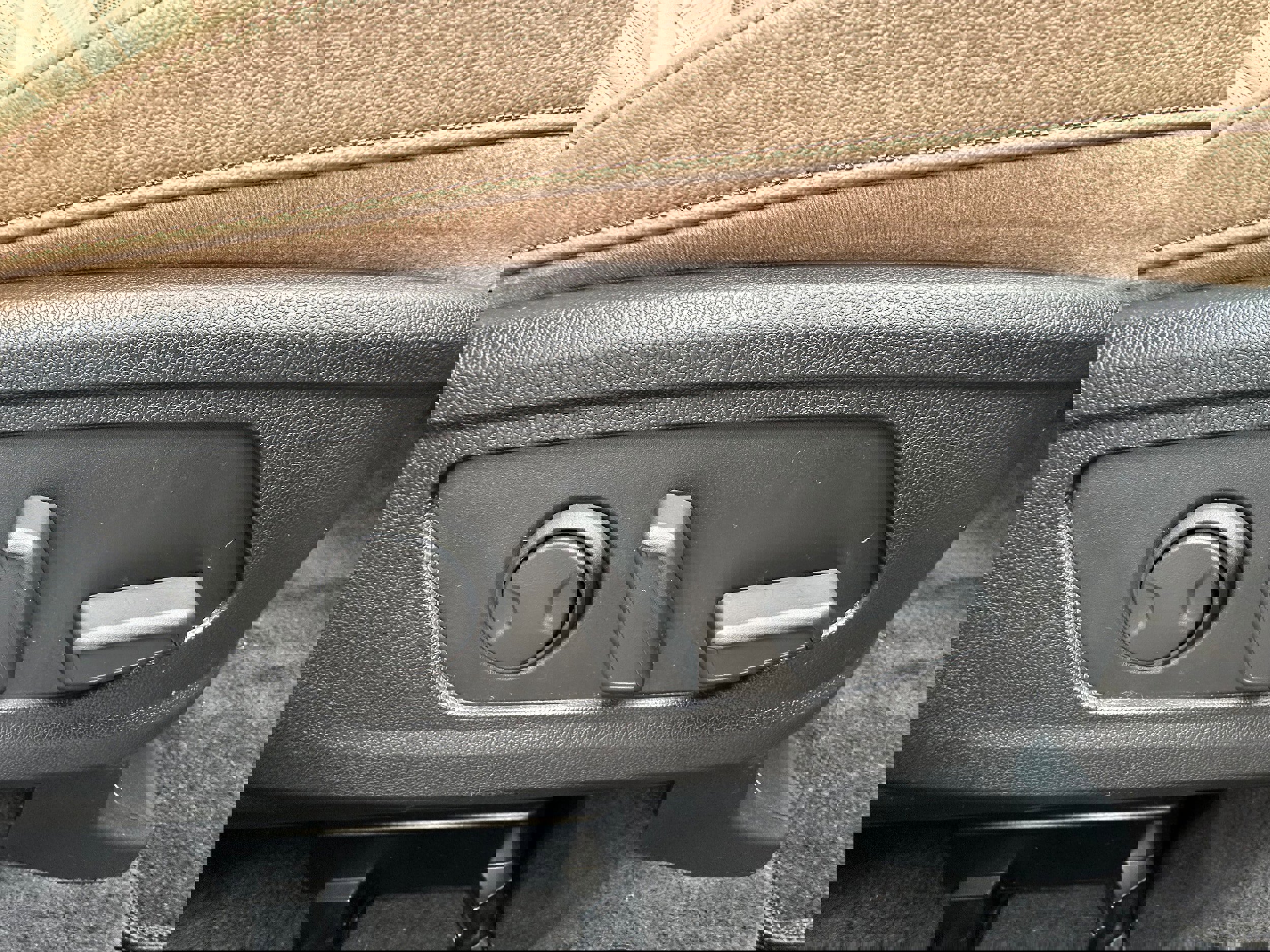 Used 2025 Kia Sorento SX Prestige w/ Olive Brown Leather Package image 33