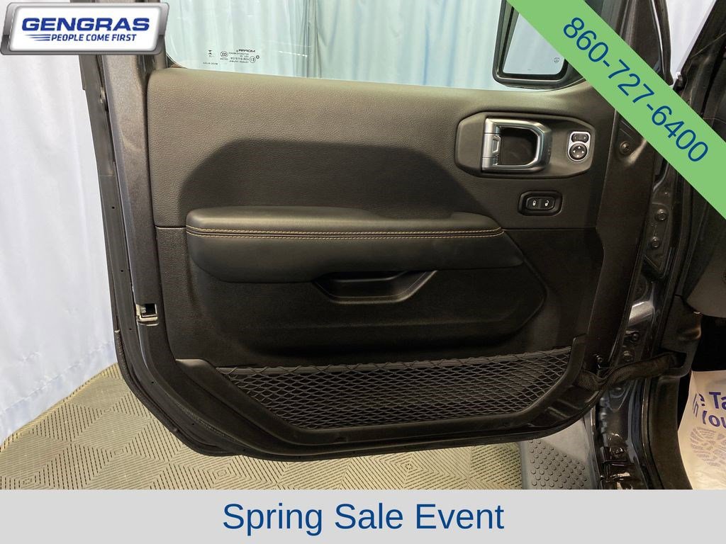 Used 2025 Jeep Wrangler Unlimited Sahara AWD/4WD image 12