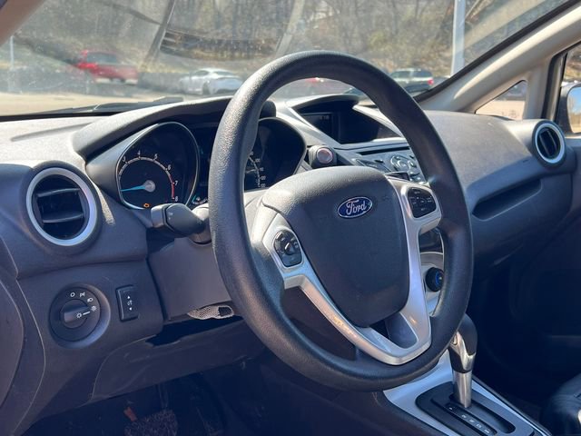 Used 2018 Ford Fiesta SE image 4