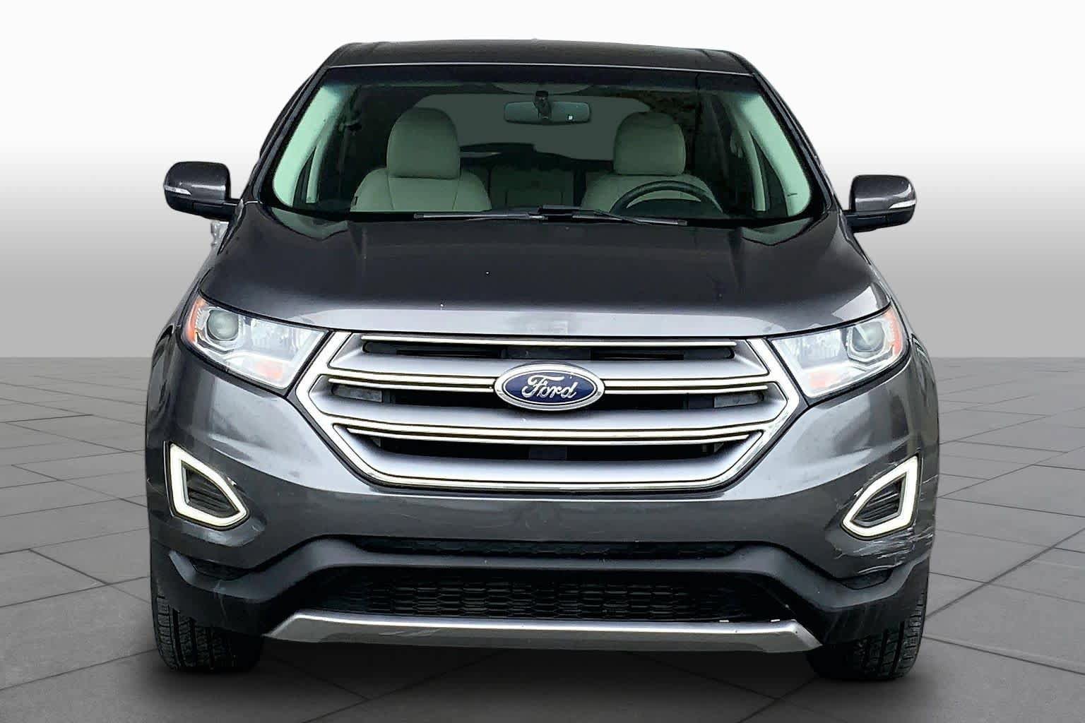 Used 2018 Ford Edge Titanium FWD image 5