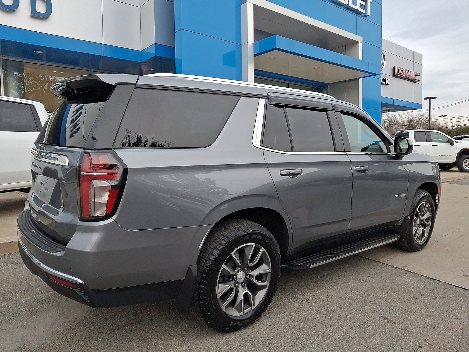 Used 2022 Chevrolet Tahoe LS w/ Driver Alert Package image 6