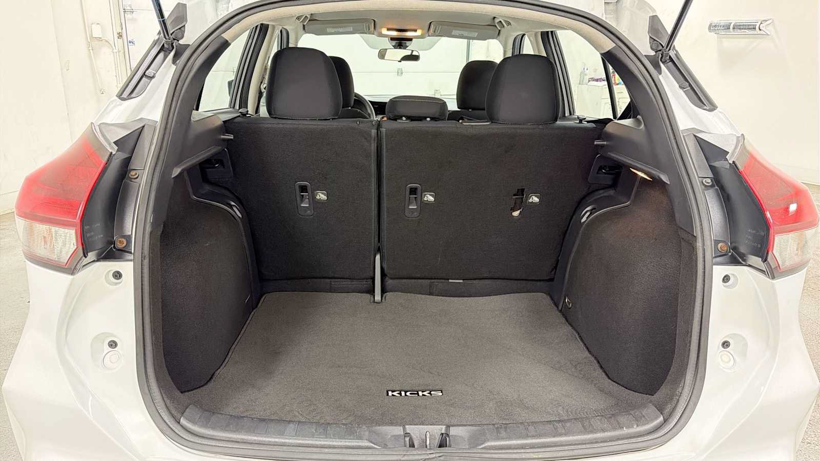 Used 2021 Nissan Kicks SV FWD image 26