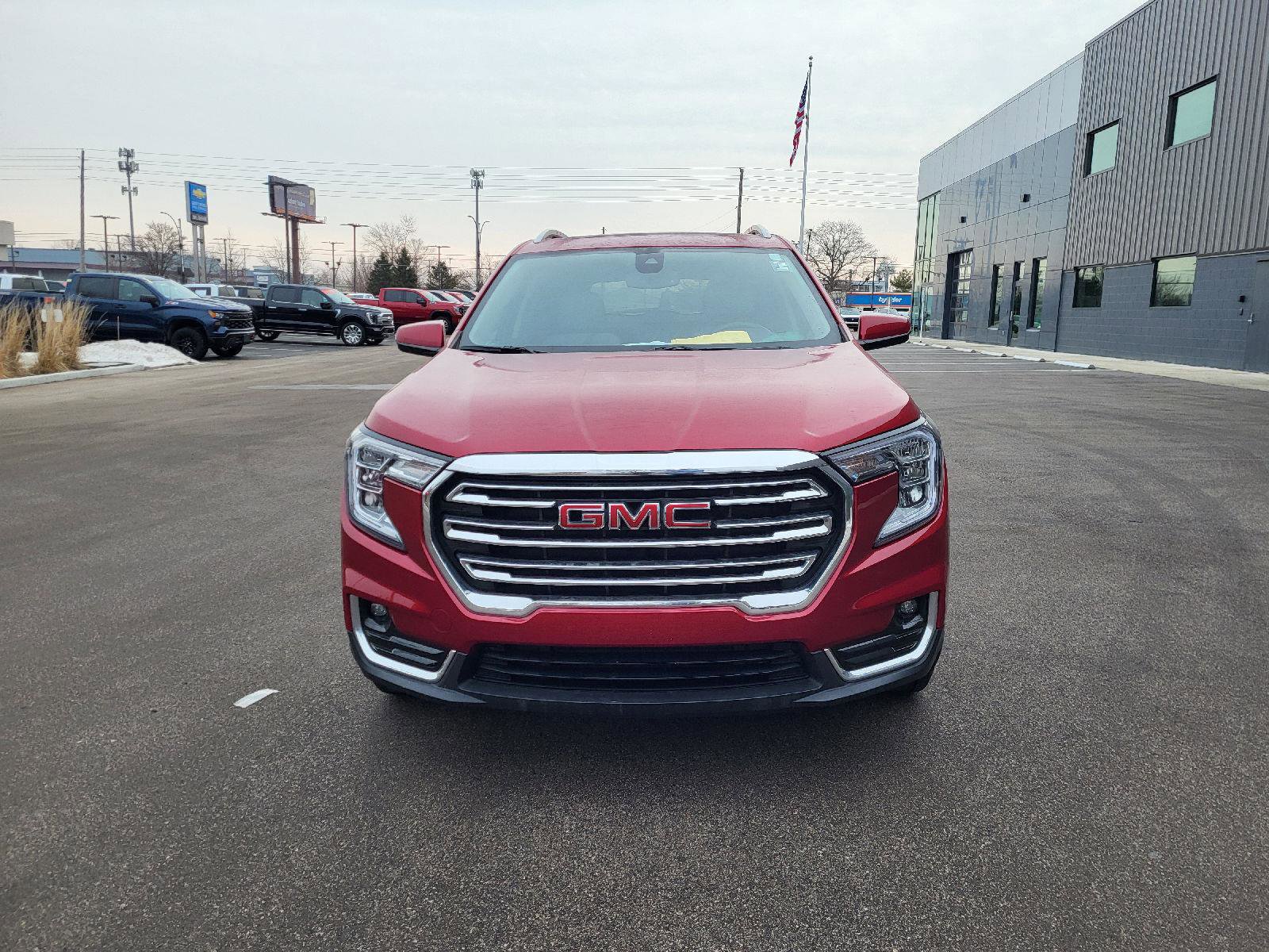 Used 2023 GMC Terrain SLT image 8