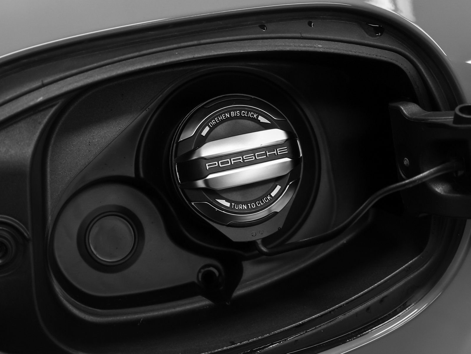 New 2026 Porsche Cayenne E-Hybrid Coupe AWD/4WD image 19