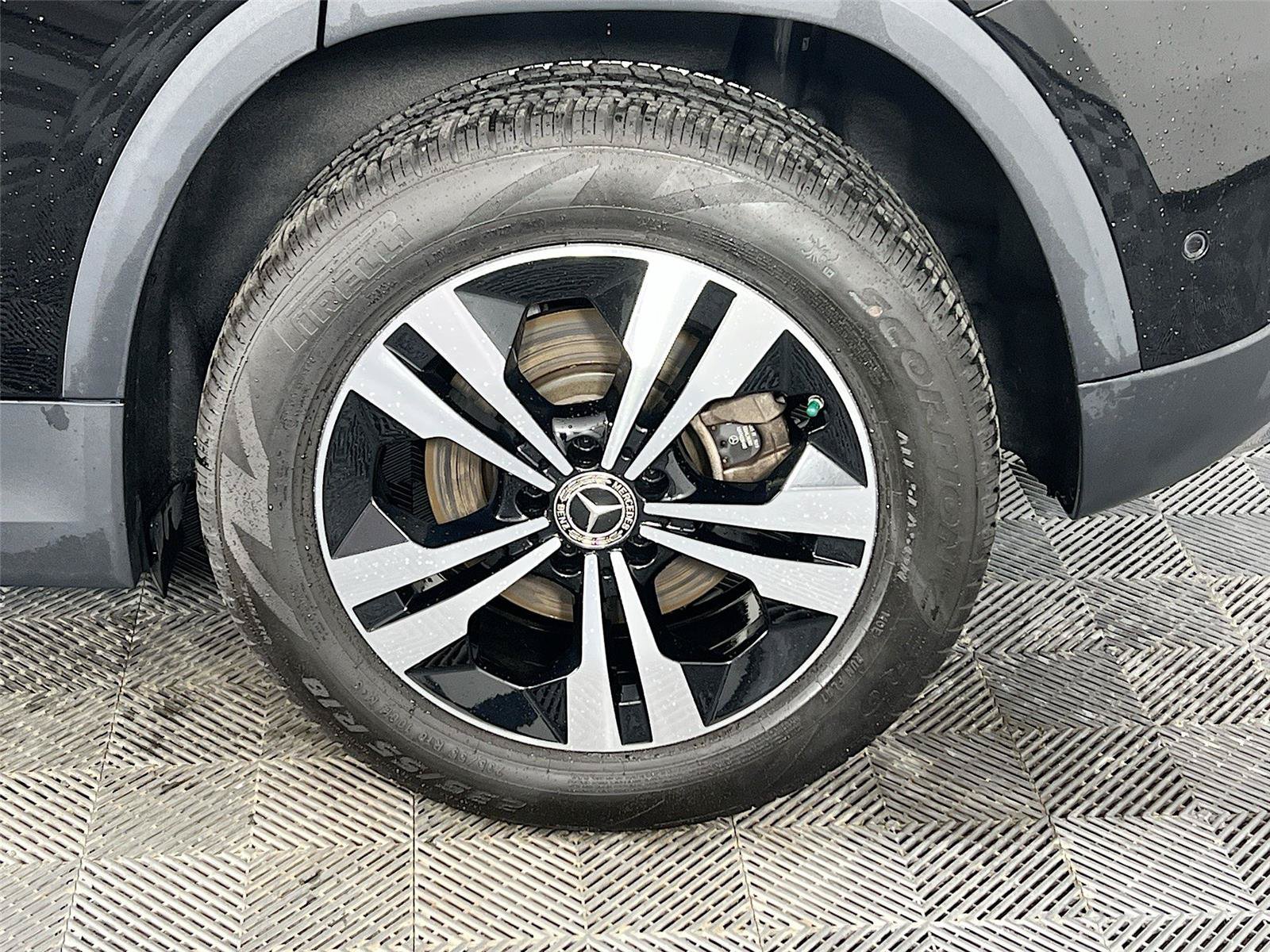 Certified 2024 Mercedes-Benz GLA 250 4MATIC image 31