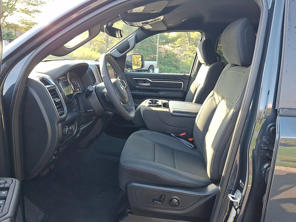 Used 2025 RAM 1500 Big Horn AWD/4WD image 14