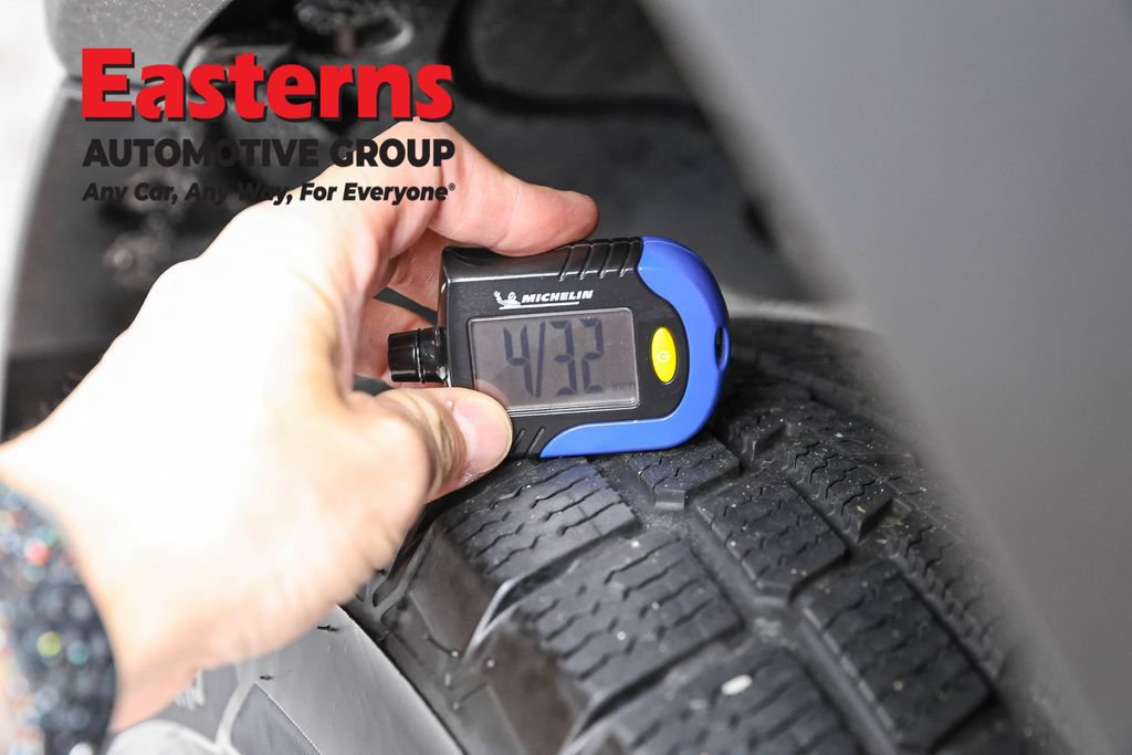 Used 2021 Toyota RAV4 LE w/ Carpet Mat Package (TMS) AWD/4WD image 29