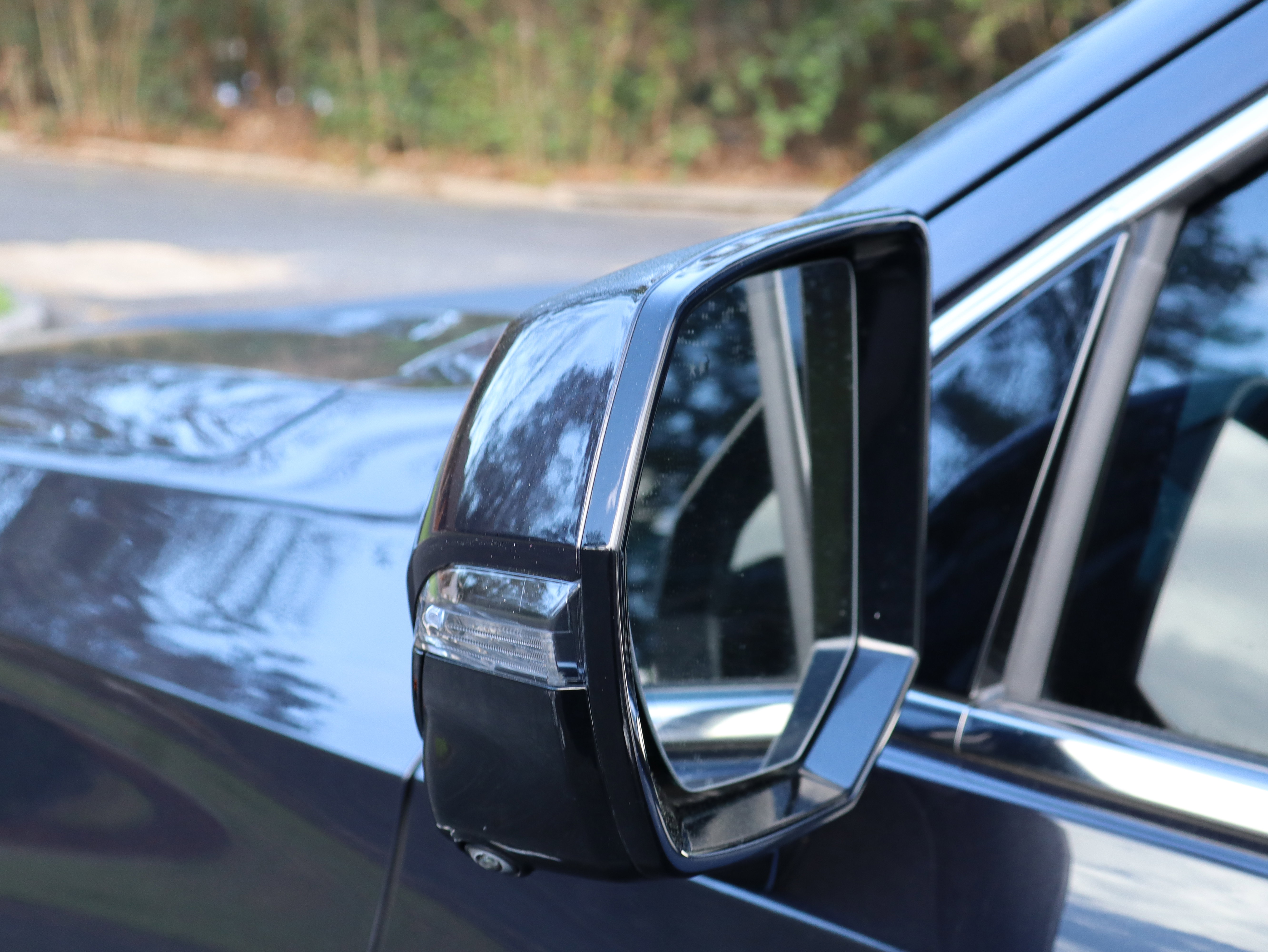 Used 2023 Cadillac Escalade Premium Luxury w/ LPO, Floor Liner Package image 15