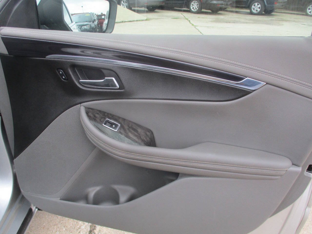 Used 2014 Chevrolet Impala LT w/ Convenience Package FWD image 31