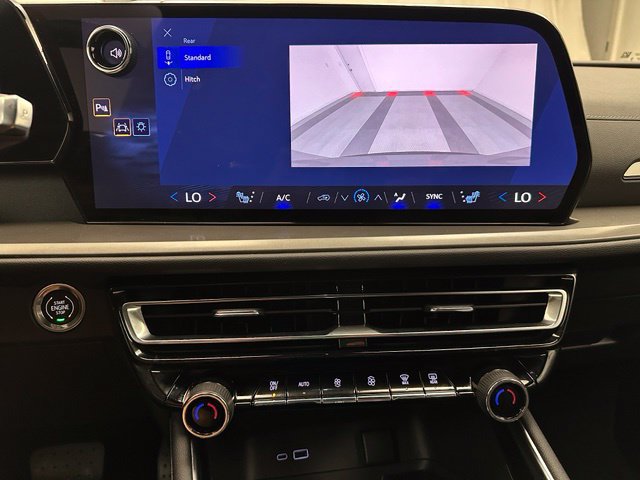 Used 2026 Chevrolet Traverse LT FWD image 8