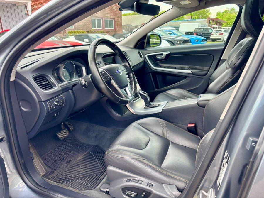Used 2018 Volvo V60 T5 Cross Country w/ Convenience Package AWD/4WD image 11