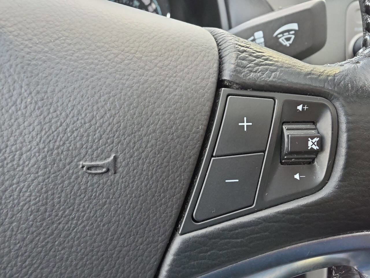 Used 2014 Chevrolet Captiva Sport LTZ FWD image 15
