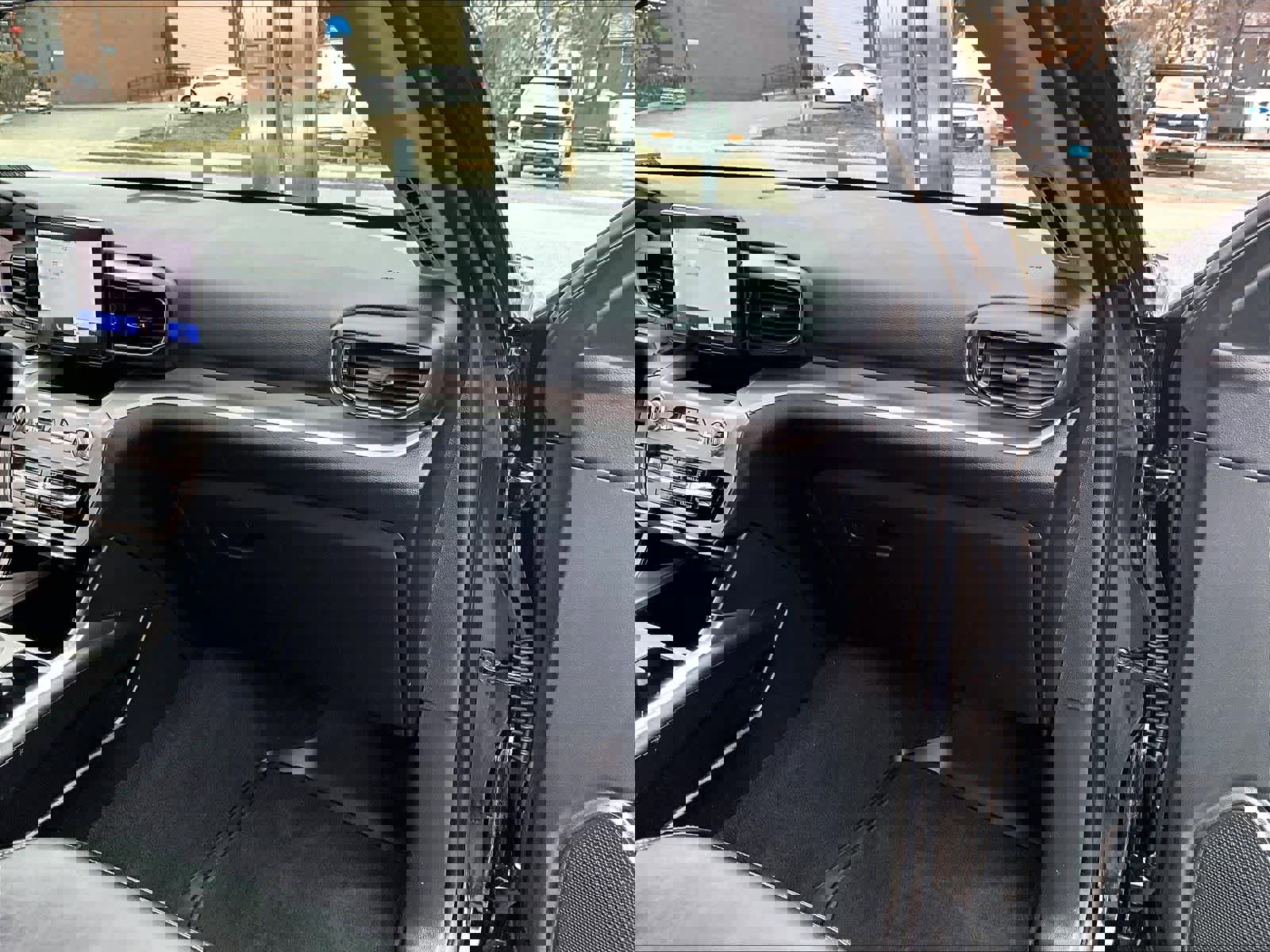 Used 2023 Ford Explorer XLT w/ Equipment Group 202A image 13