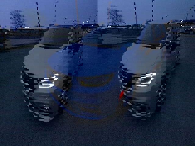 Used 2024 Chrysler Pacifica Touring-L image 13