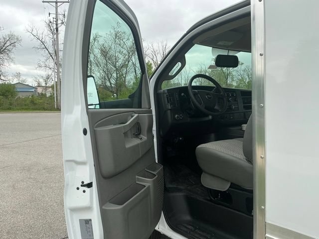 New 2026 Chevrolet Express 4500 w/ Power Convenience Package RWD image 17