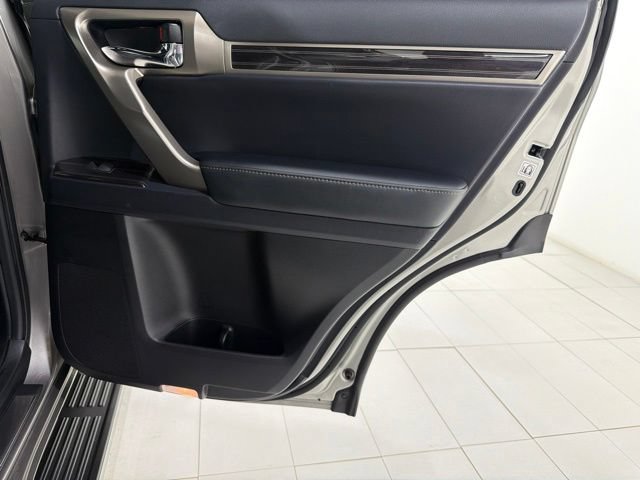 Used 2021 Lexus GX 460 Premium w/ Premium Package AWD/4WD image 23