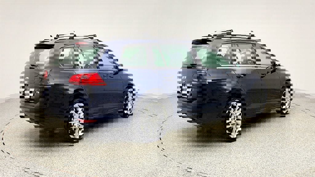 Used 2016 Volkswagen Golf SE w/ Lighting Package image 5