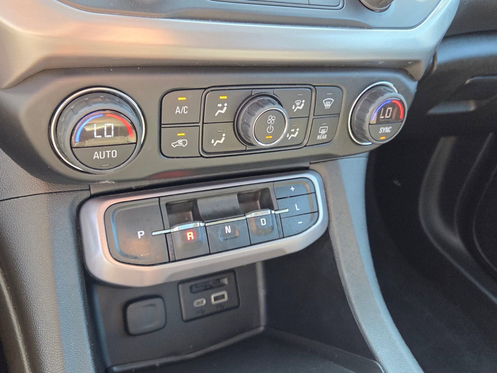 Used 2020 GMC Acadia AT4 w/ LPO, Floor Liner Package image 22