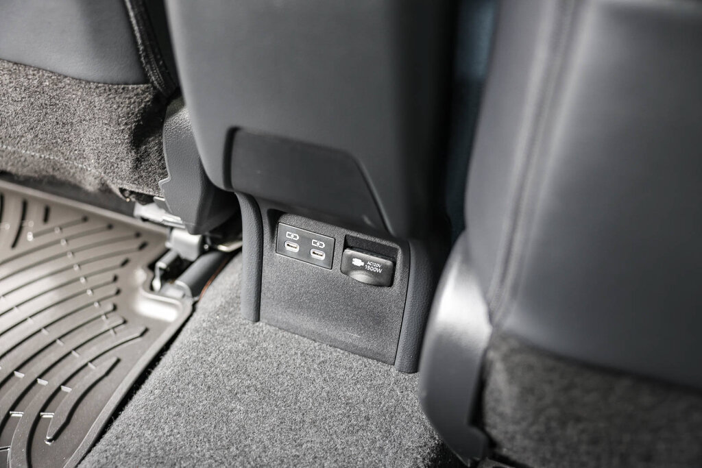 Certified 2023 Toyota Prius Prime FWD image 6