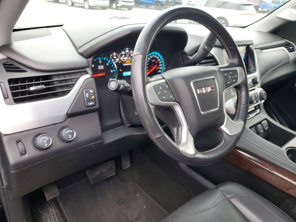 Used 2017 GMC Yukon SLT w/ Premium Edition image 10