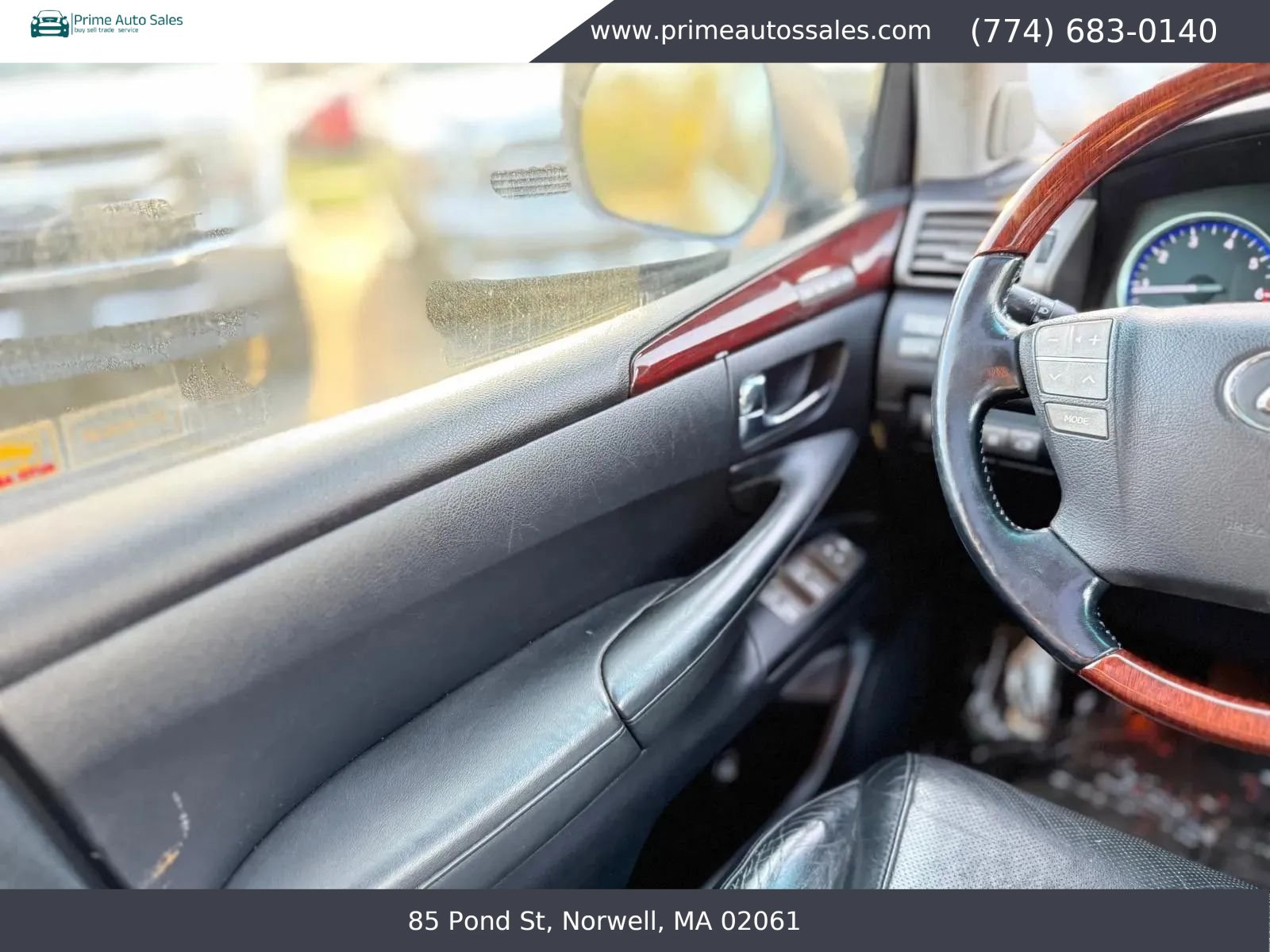 Used 2011 Lexus LX 570 4WD w/ Luxury Pkg image 27