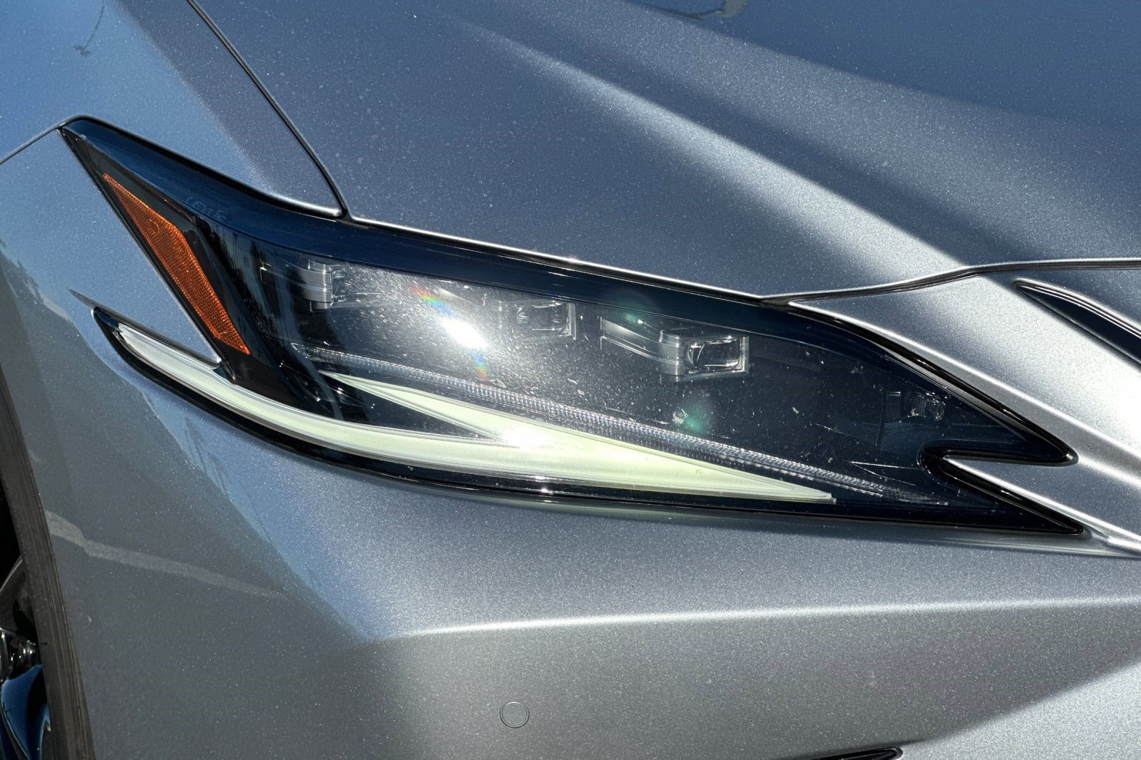 Used 2024 Lexus ES 300h F Sport image 11