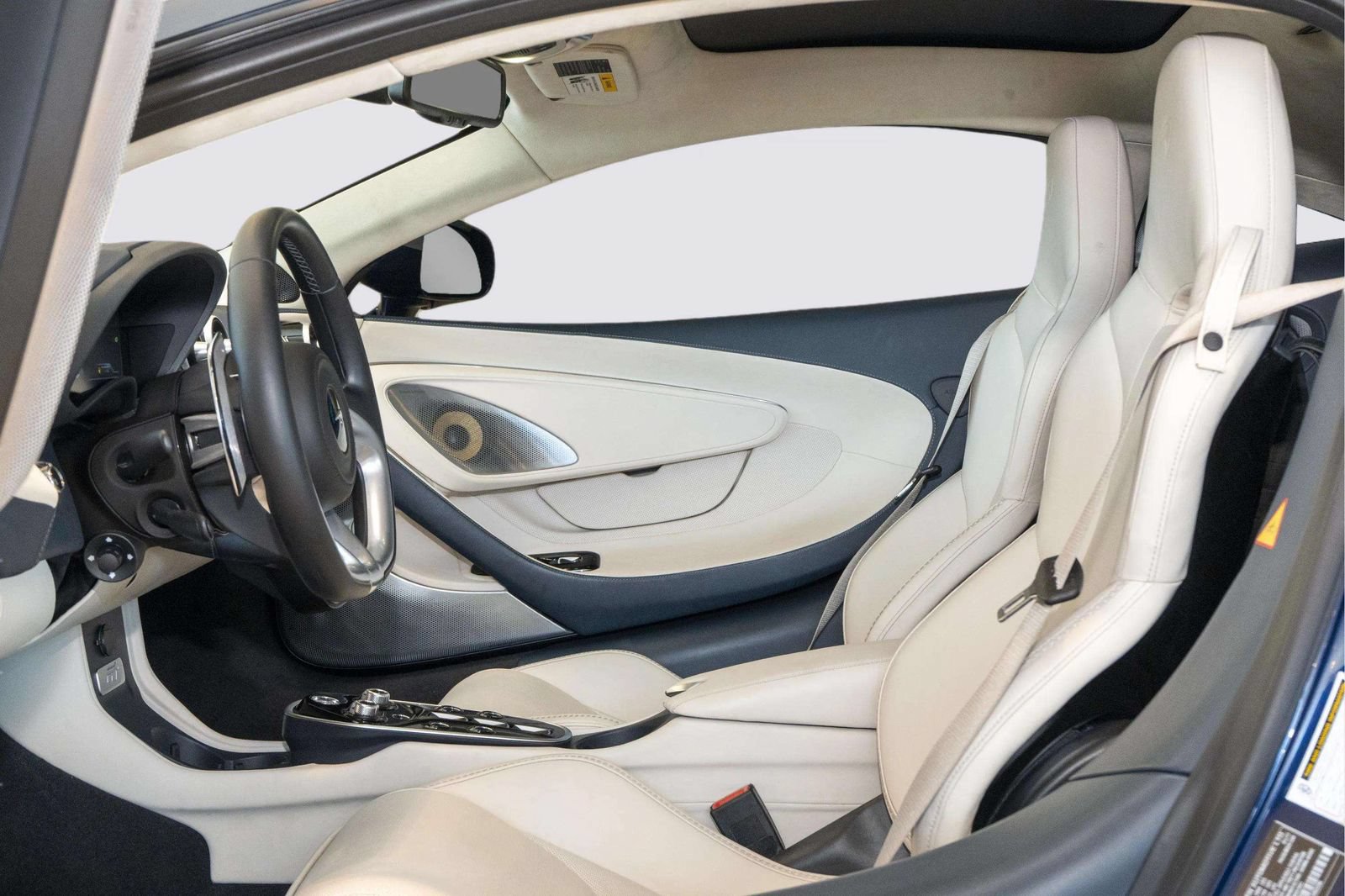 Used 2023 McLaren GT RWD image 12
