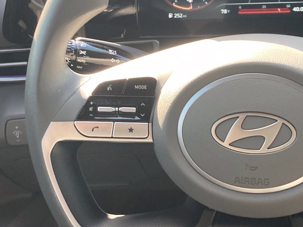 Used 2024 Hyundai Elantra SEL FWD image 8