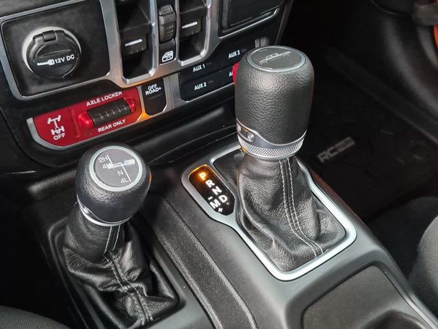 Used 2025 Jeep Gladiator Mojave w/ Steel Bumper Group AWD/4WD image 38