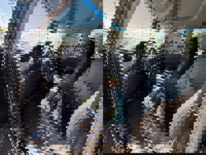 Used 2019 Chevrolet Suburban LT w/ Luxury Package image 9