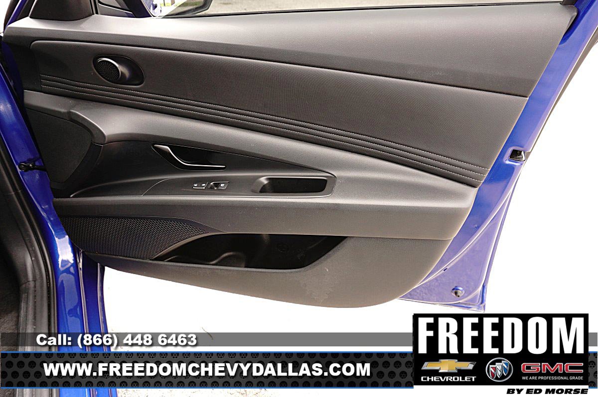 Used 2025 Hyundai Elantra Sport FWD image 34