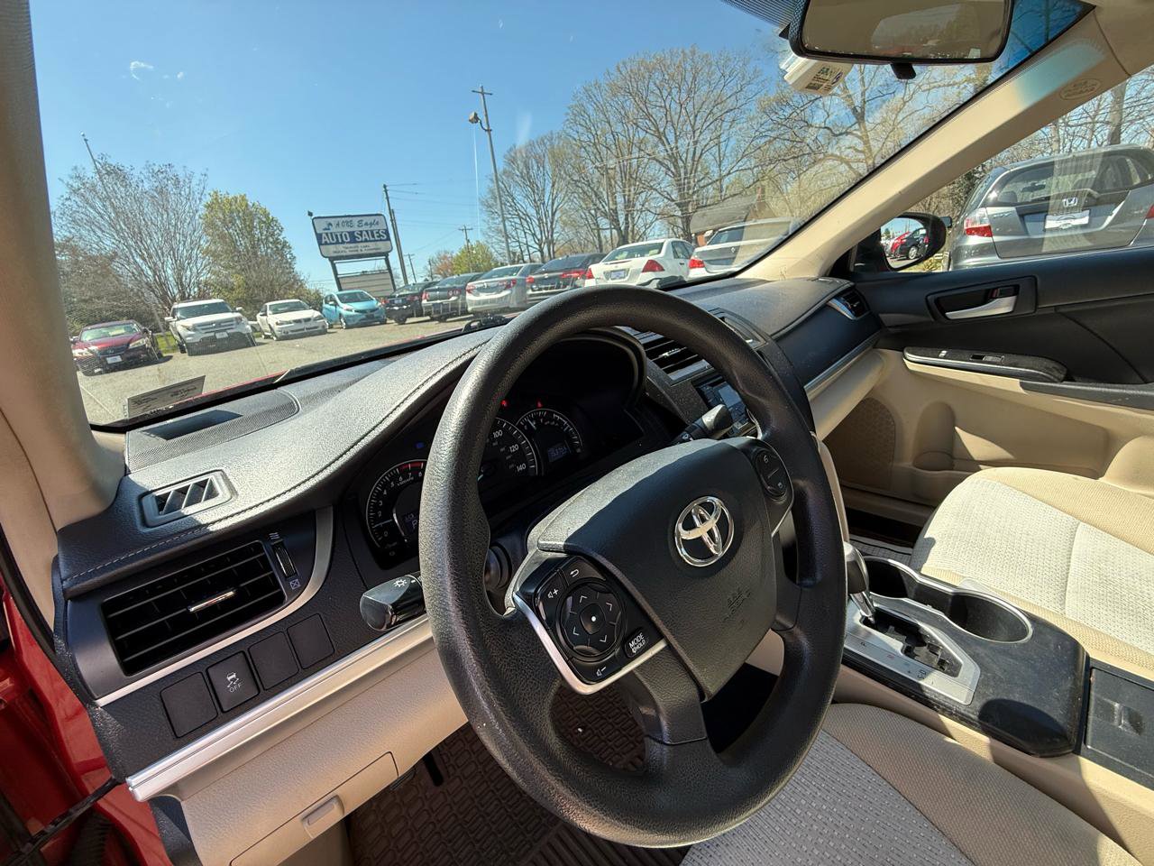 Used 2012 Toyota Camry LE image 10