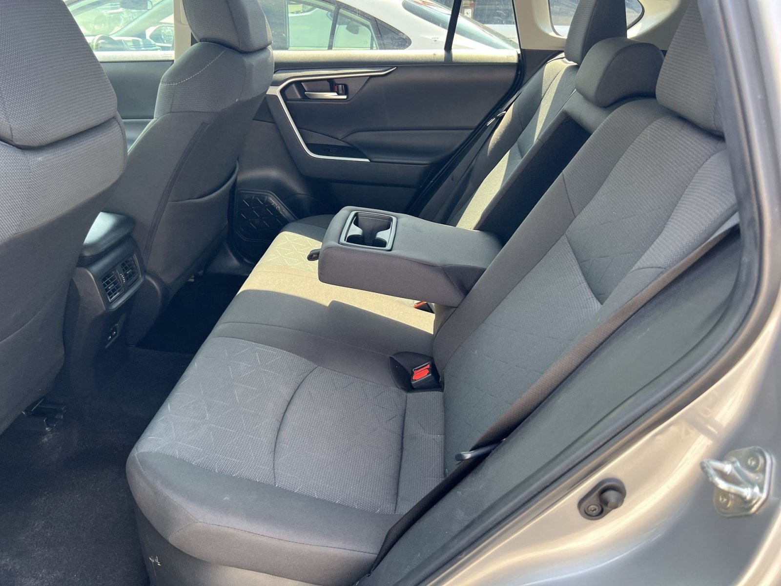 Used 2025 Toyota RAV4 XLE AWD/4WD image 21