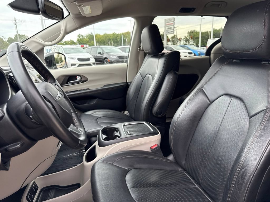 Used 2020 Chrysler Pacifica Touring-L Plus FWD image 54
