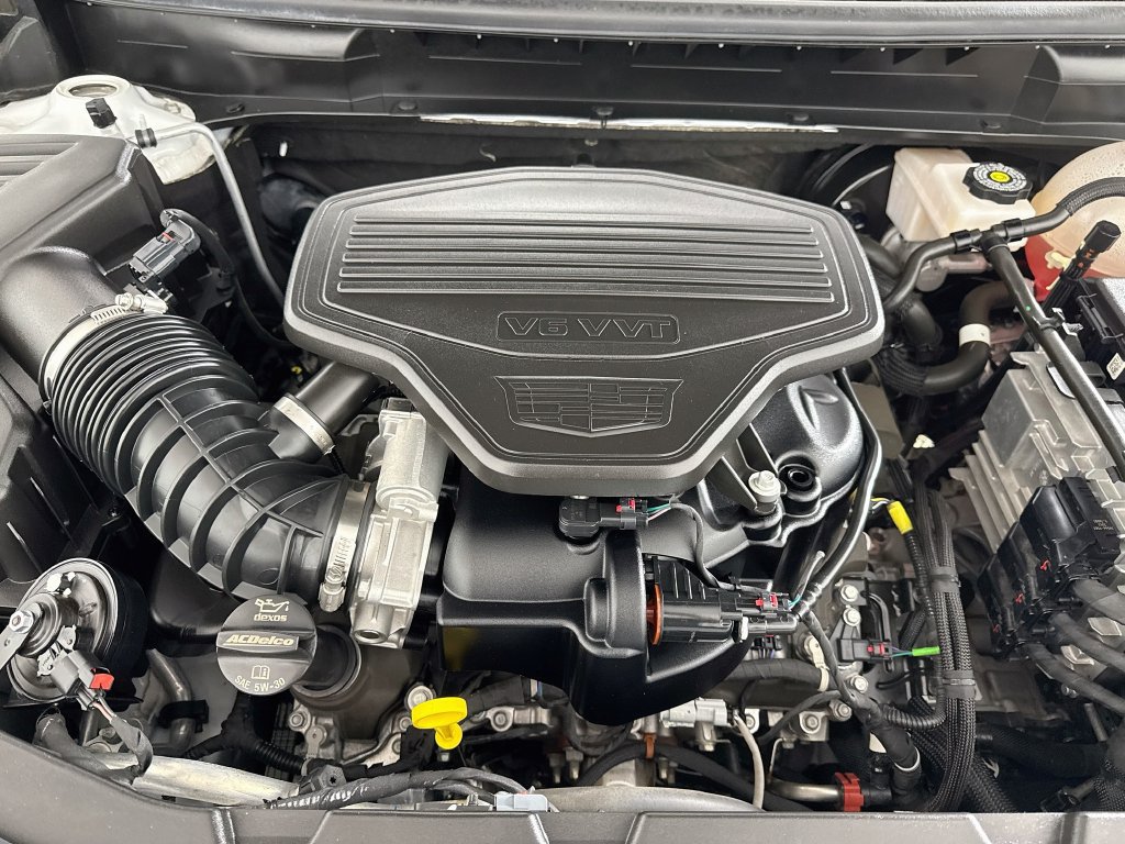 Used 2024 Cadillac XT5 Sportv w/ LPO, Floor Liner Package AWD/4WD image 32