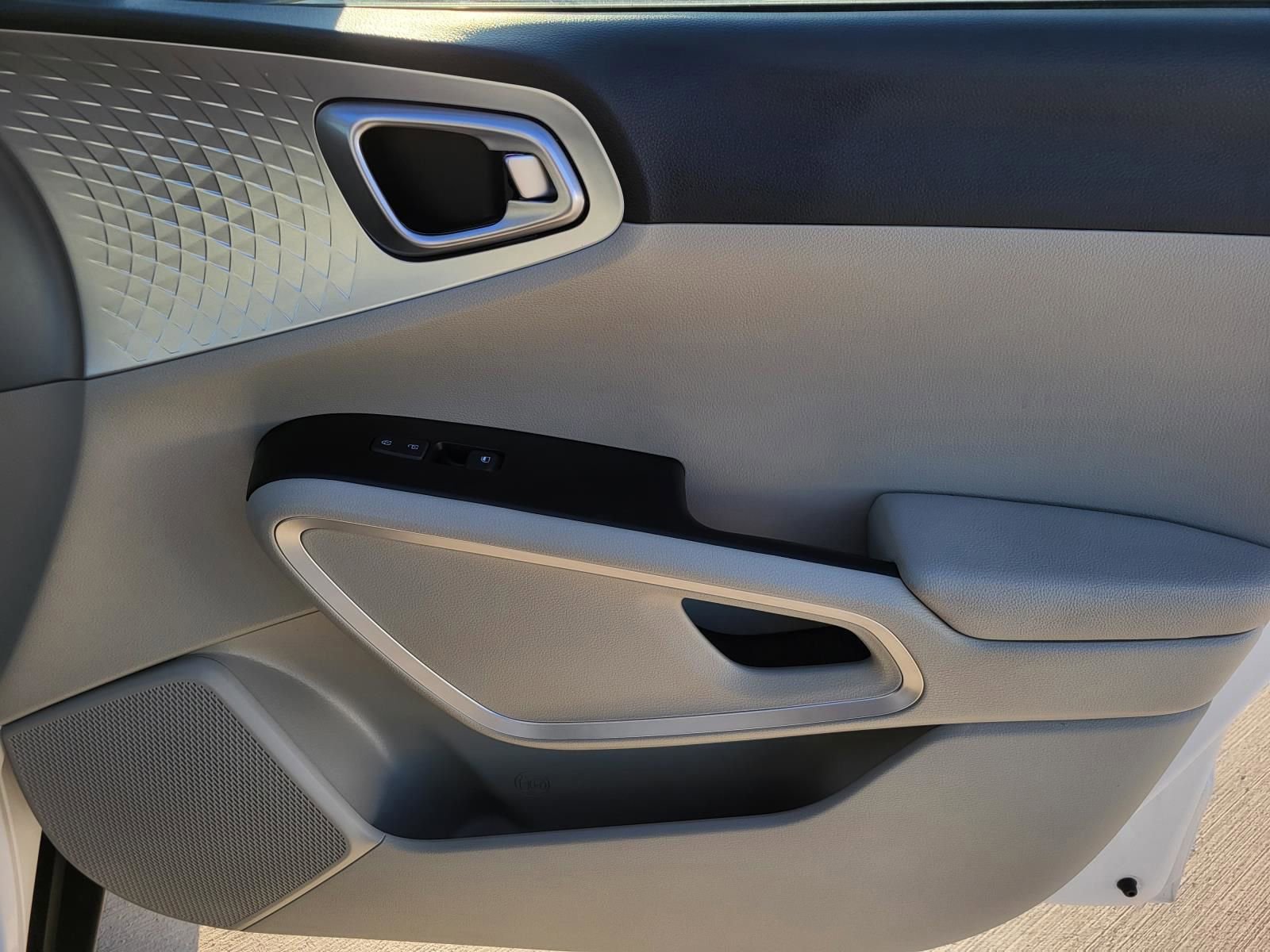 Used 2023 Kia Soul LX image 7