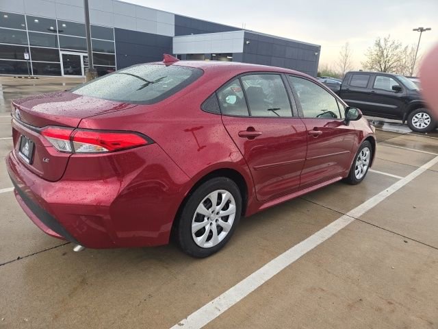 Used 2022 Toyota Corolla LE image 5
