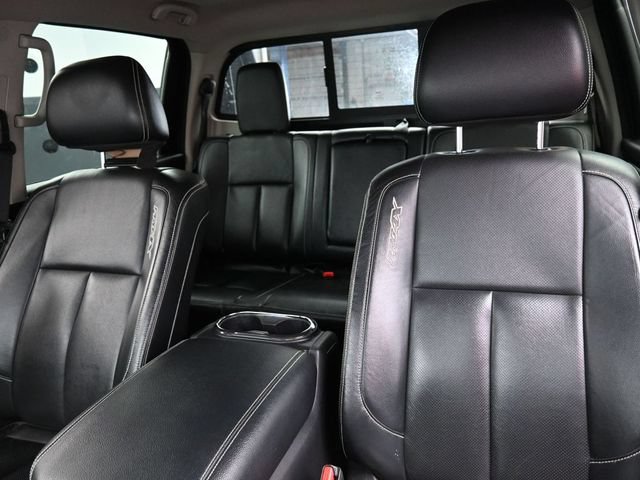 Used 2016 Nissan Titan PRO-4X w/ Pro-4x Convenience Package AWD/4WD image 15