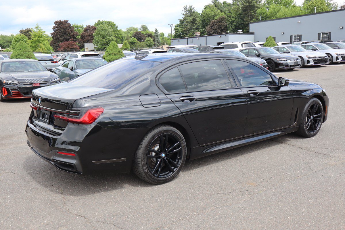 Used 2022 BMW 750i xDrive w/ Luxury Rear Seating Package AWD/4WD image 5