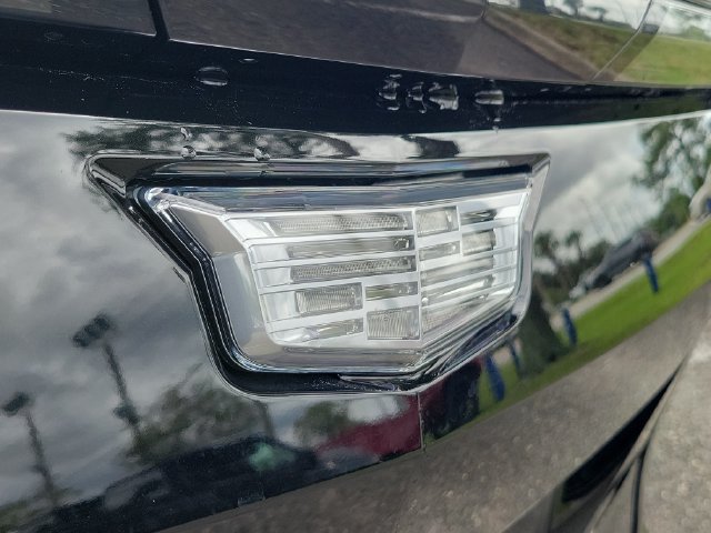 Certified 2024 Cadillac Lyriq Luxury AWD/4WD image 13