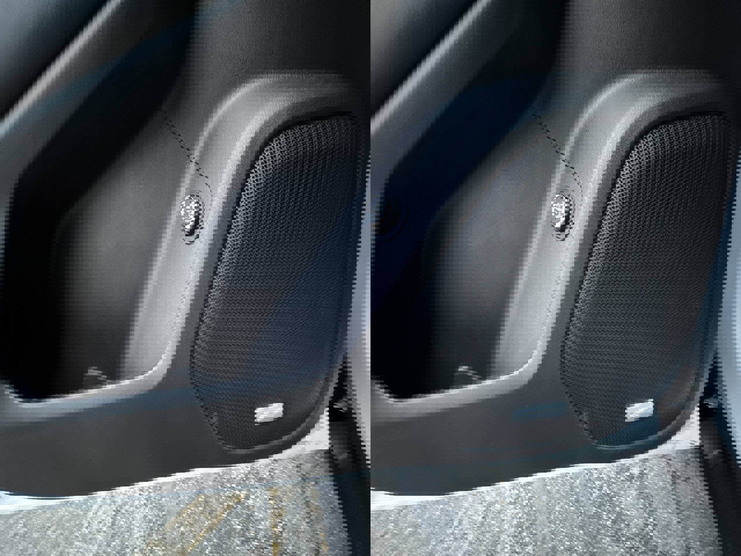 Used 2023 GMC Acadia SLE w/ Driver Convenience Package image 25