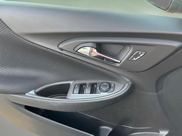 Used 2018 Chevrolet Malibu LT image 10