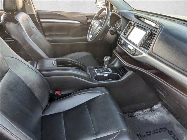 Used 2019 Toyota Highlander XLE image 23